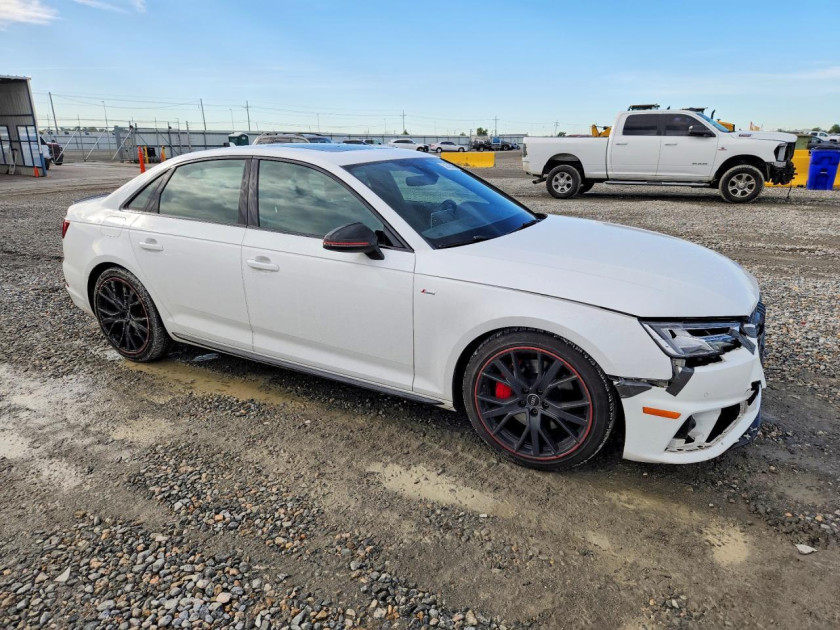 Audi A4, Premium Plus