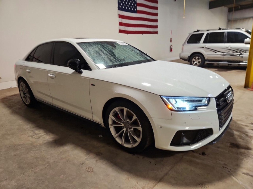 Audi A4, Premium Plus