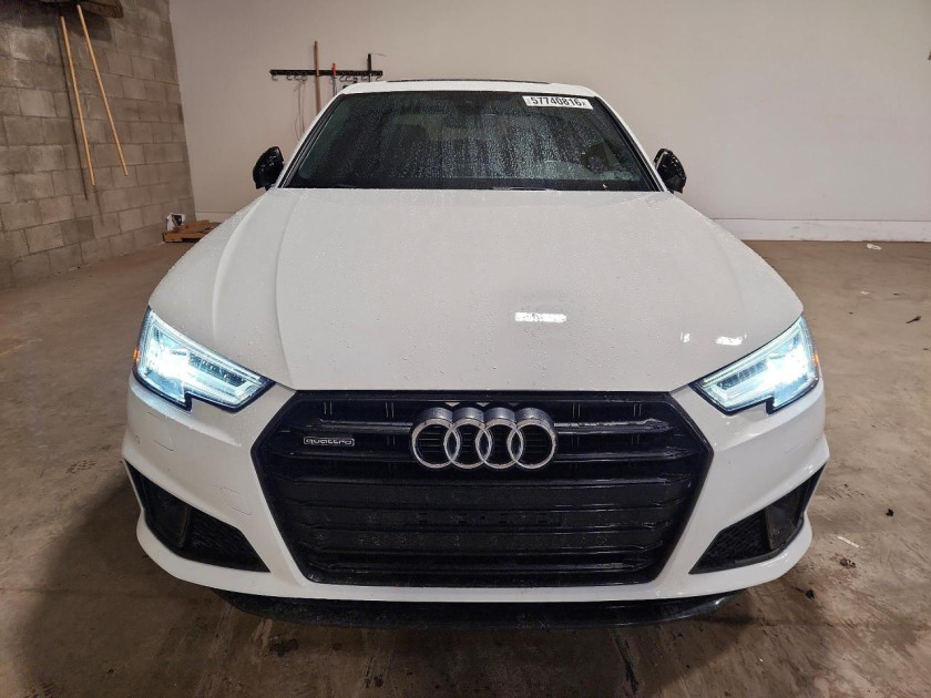 Audi A4, Premium Plus