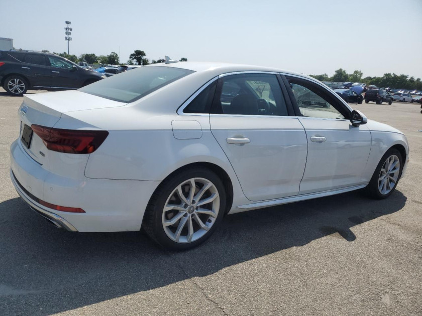 Audi A4, Premium Plus