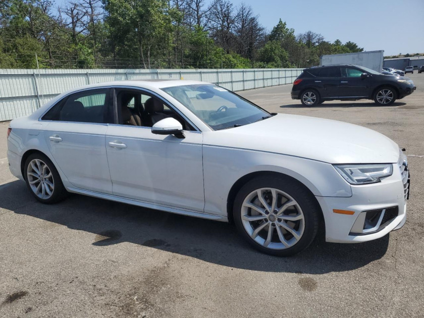 Audi A4, Premium Plus