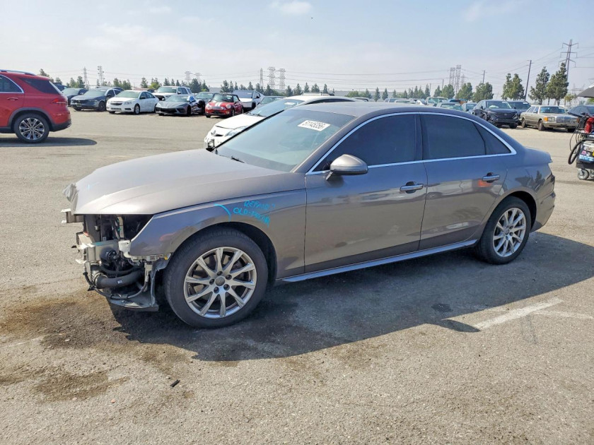 Audi A4, Premium