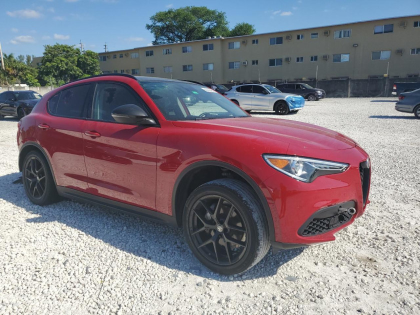 Alfa Romeo Stelvio, Sport