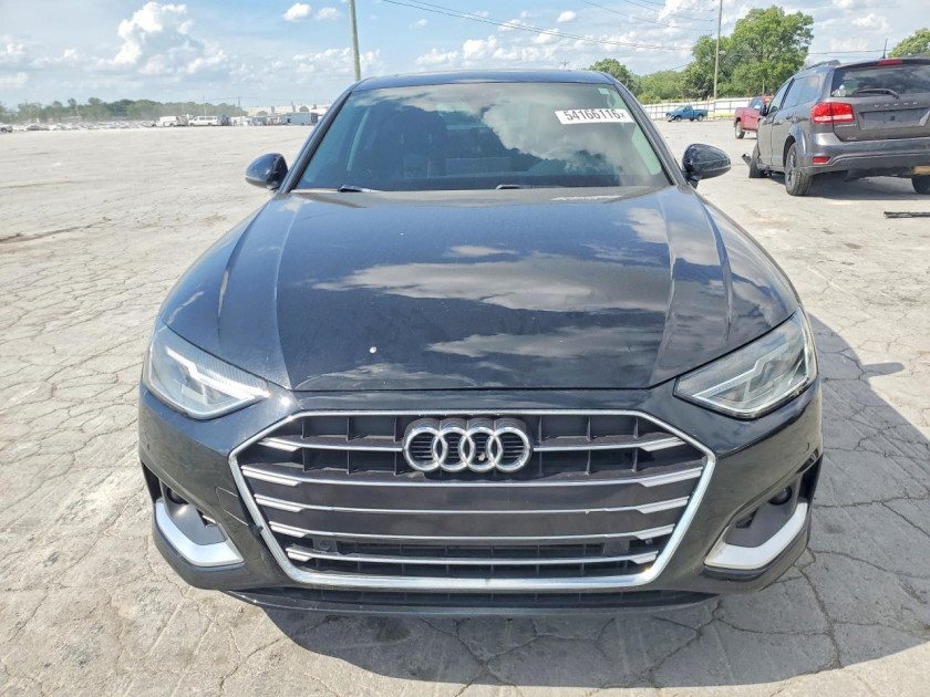 Audi A4, Premium 40
