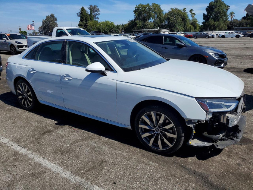 Audi A4, Premium 40