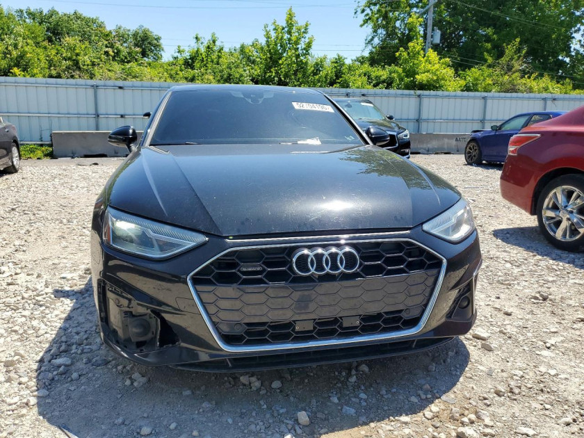 Audi A4, Premium 45