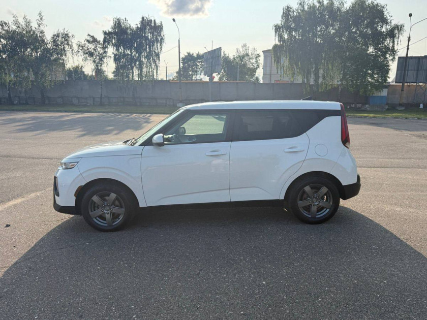 KIA Soul, LX