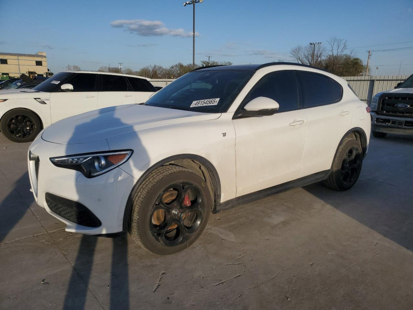 Alfa Romeo Stelvio, TI