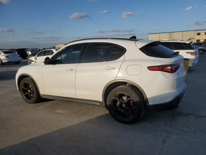 Alfa Romeo Stelvio, TI