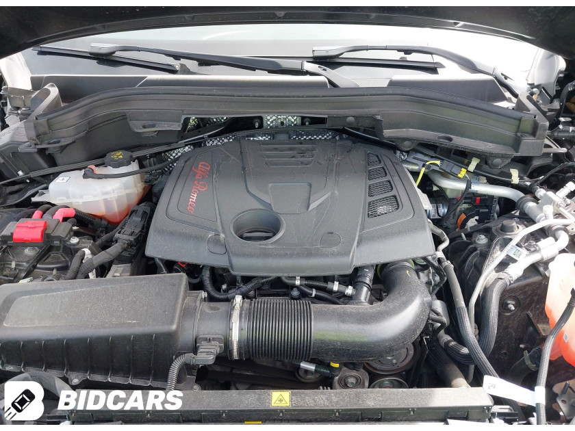 Alfa Romeo Stelvio, Ti Awd