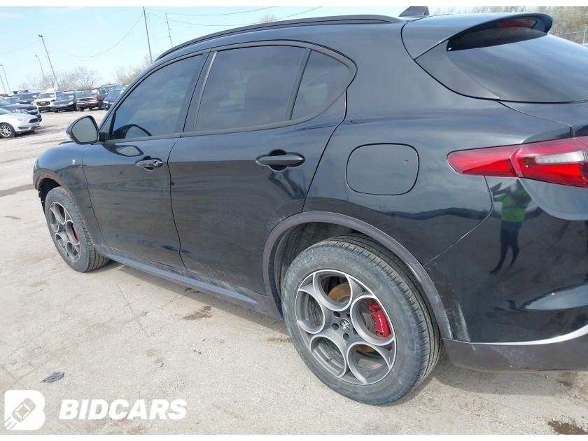 Alfa Romeo Stelvio, Ti Awd
