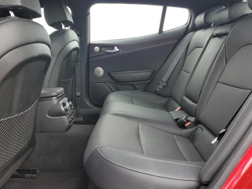 KIA Stinger, Gt Line