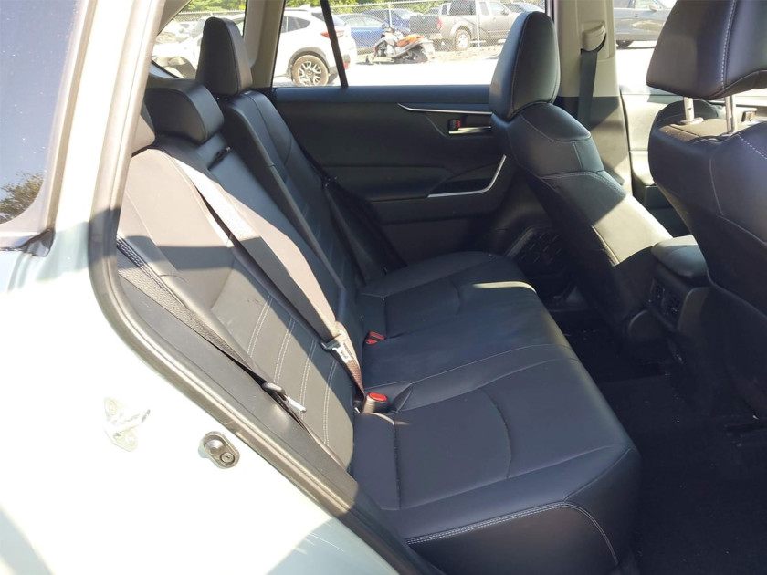 Toyota RAV4, Xle Premium