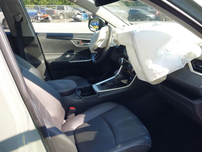 Toyota RAV4, Xle Premium