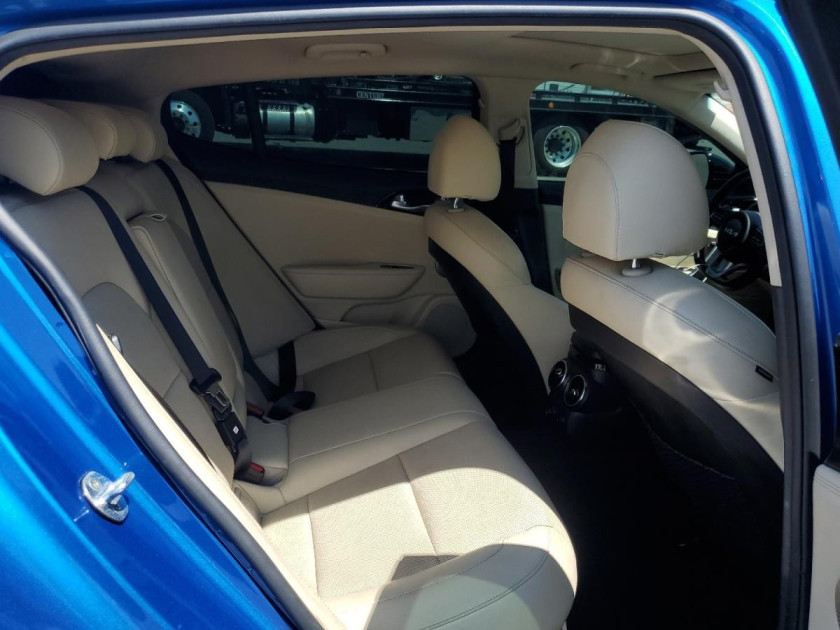 KIA Stinger, Gt Line