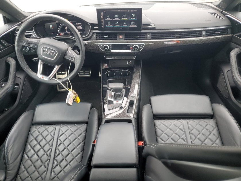 Audi S5, Premium Plus