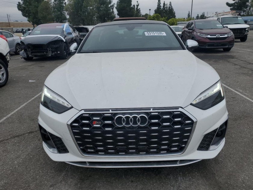 Audi S5, Premium Plus