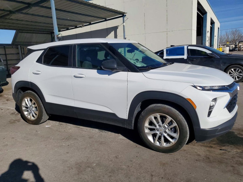 Chevrolet Trailblazer, LS