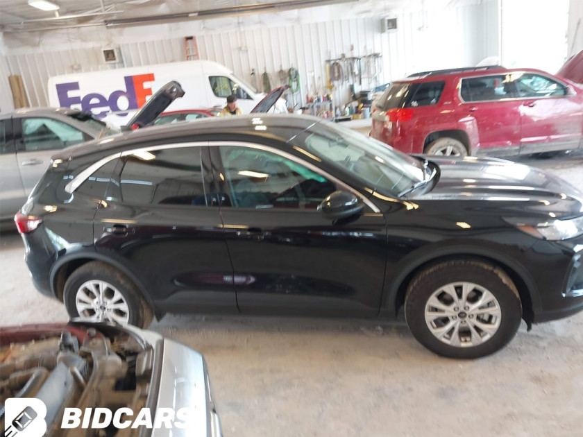 Ford Escape, Active