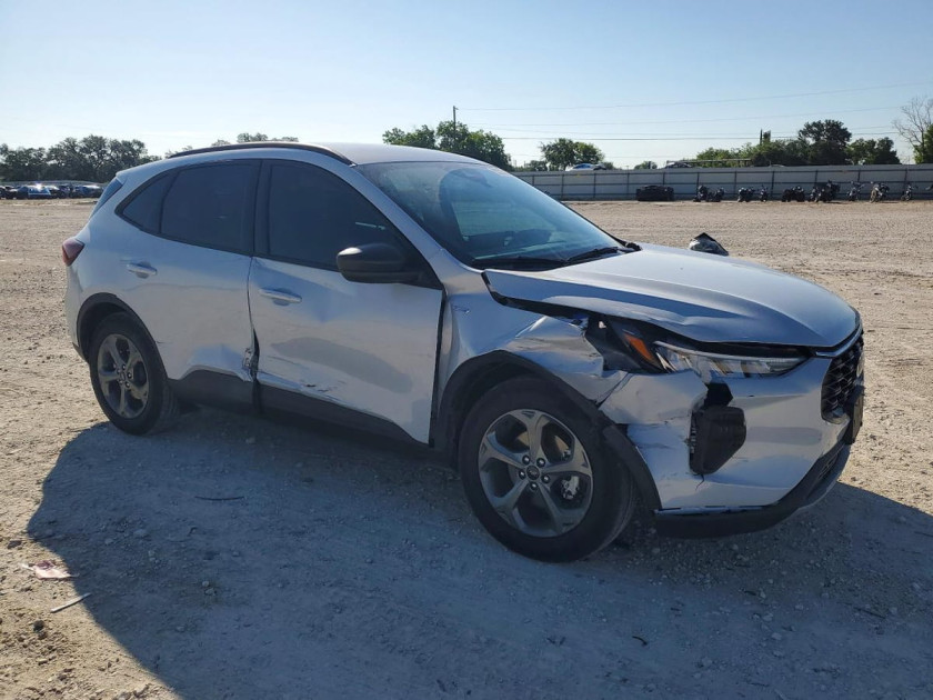 Ford Escape, St Line