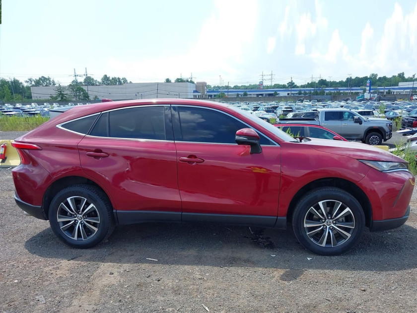 Toyota Venza, LE