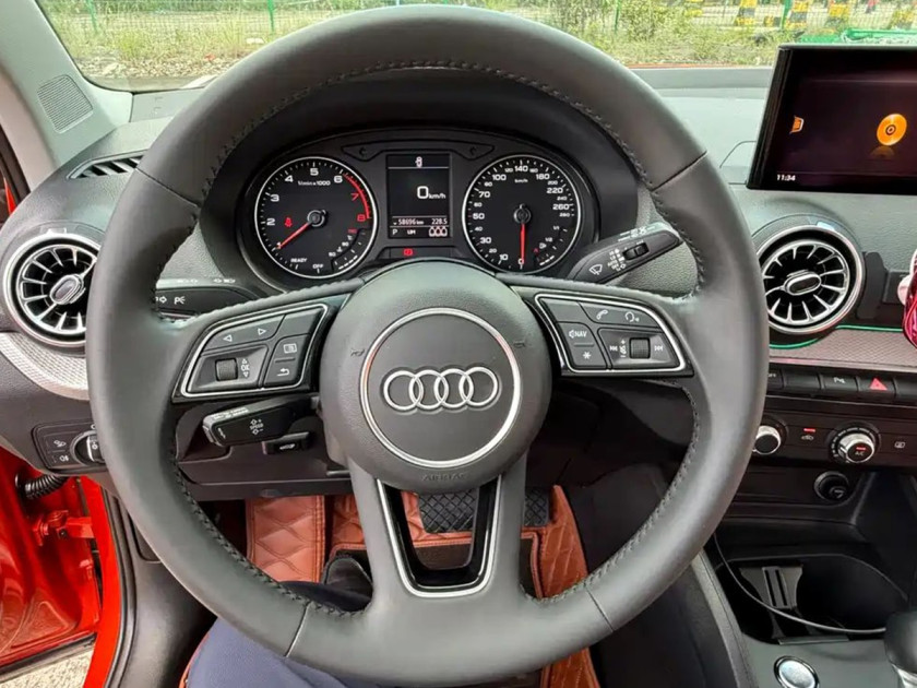 Audi Q2 L