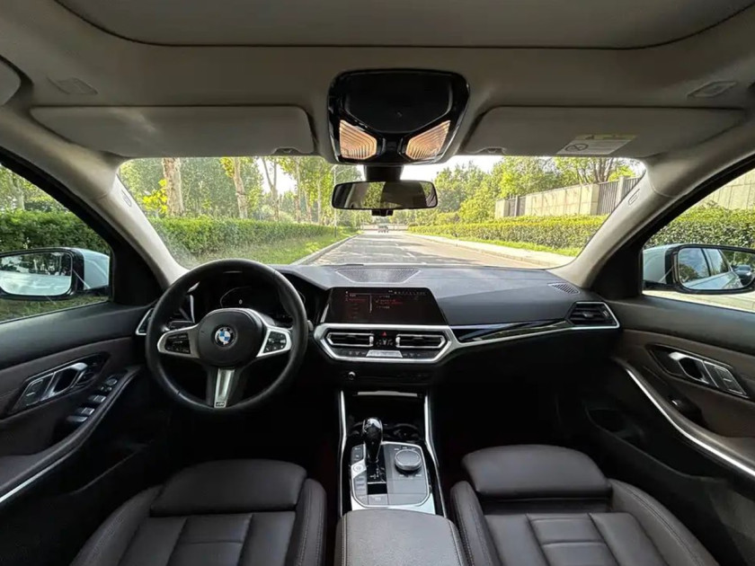 BMW 3 Series 320i