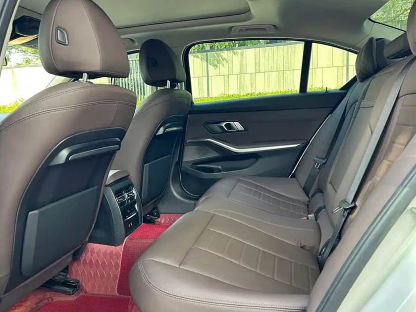 BMW 3 Series 320i