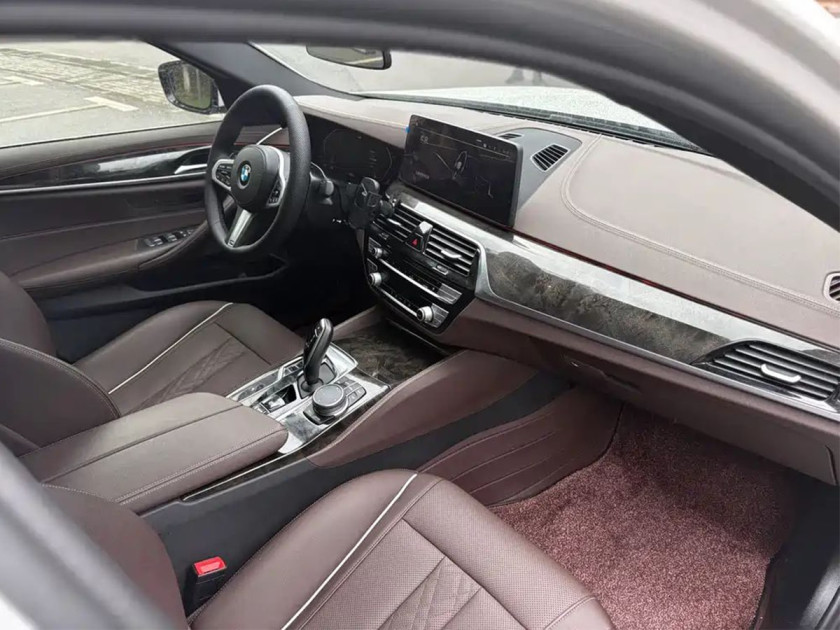 BMW 5 Series 525Li