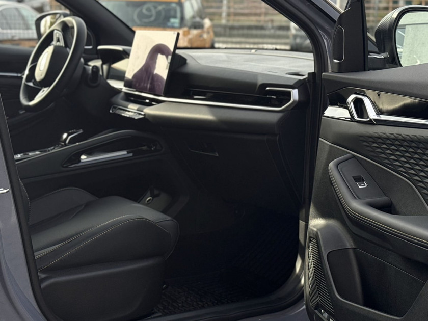 Geely Coolray (Binyue L)