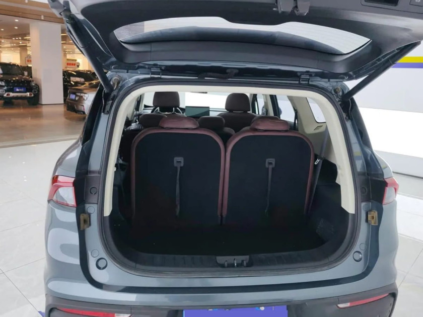 Geely Okavango (Haoyue)