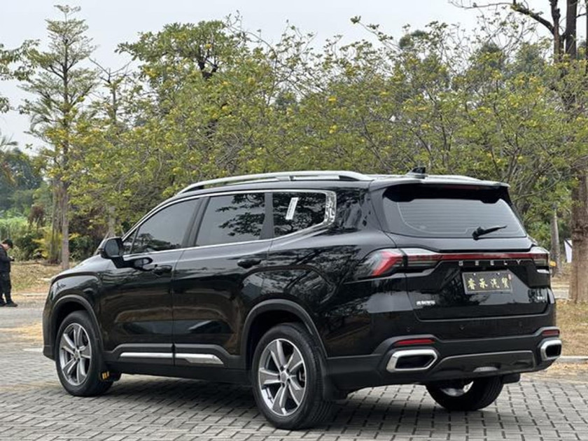 Geely Okavango (Haoyue)