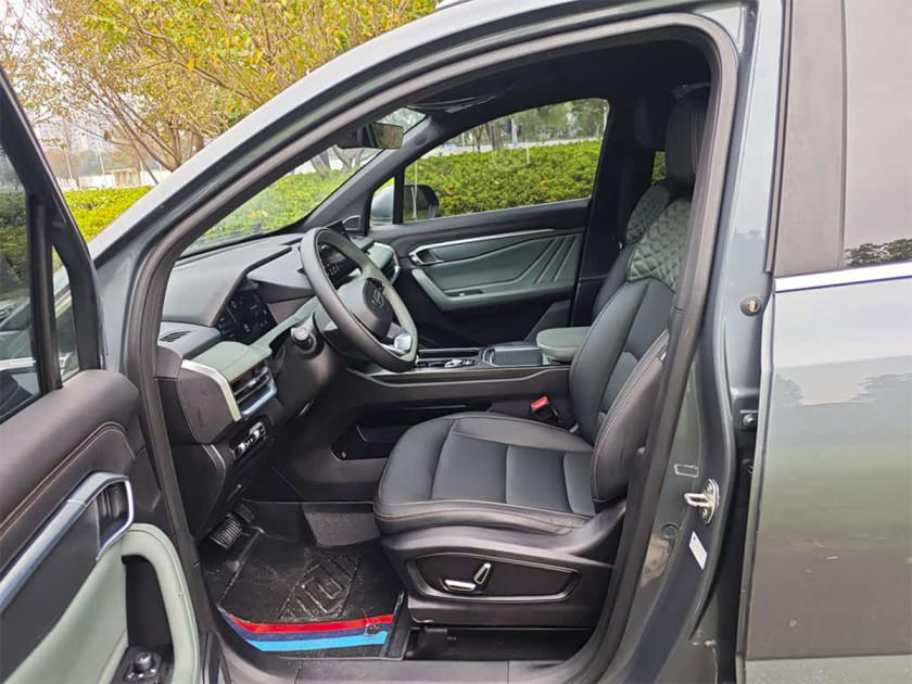 Geely Okavango (Haoyue L)